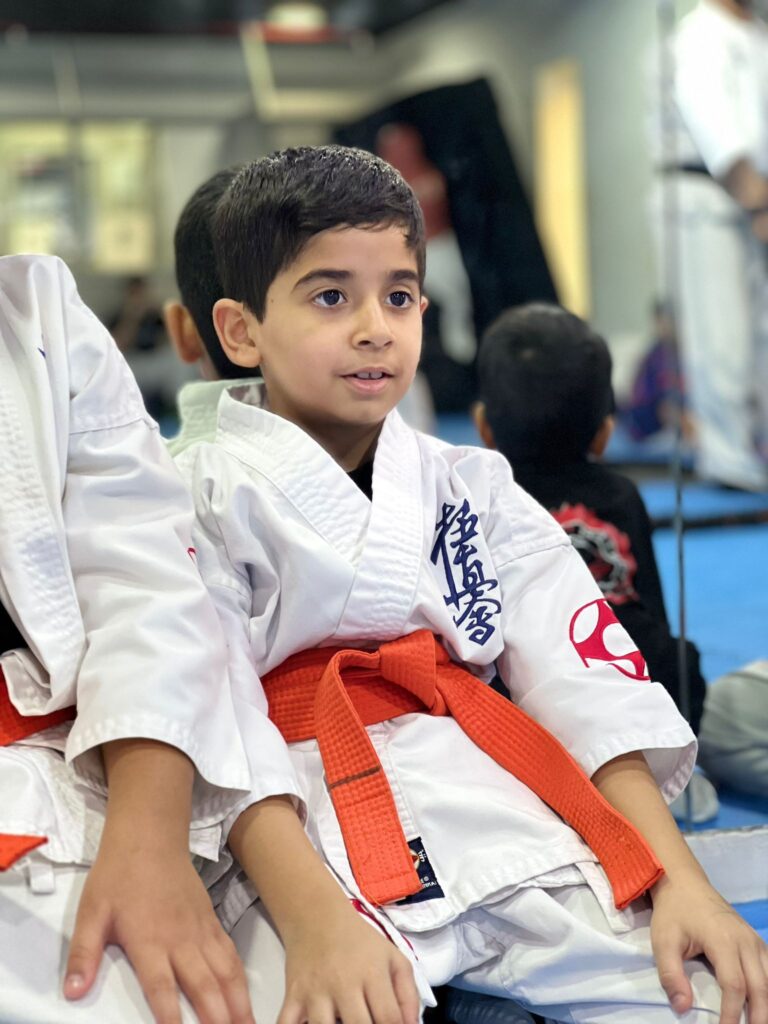 اللاعب البطل عمر جراح البلوشي كيوكشن كاراتيه أكاديمية علِّم