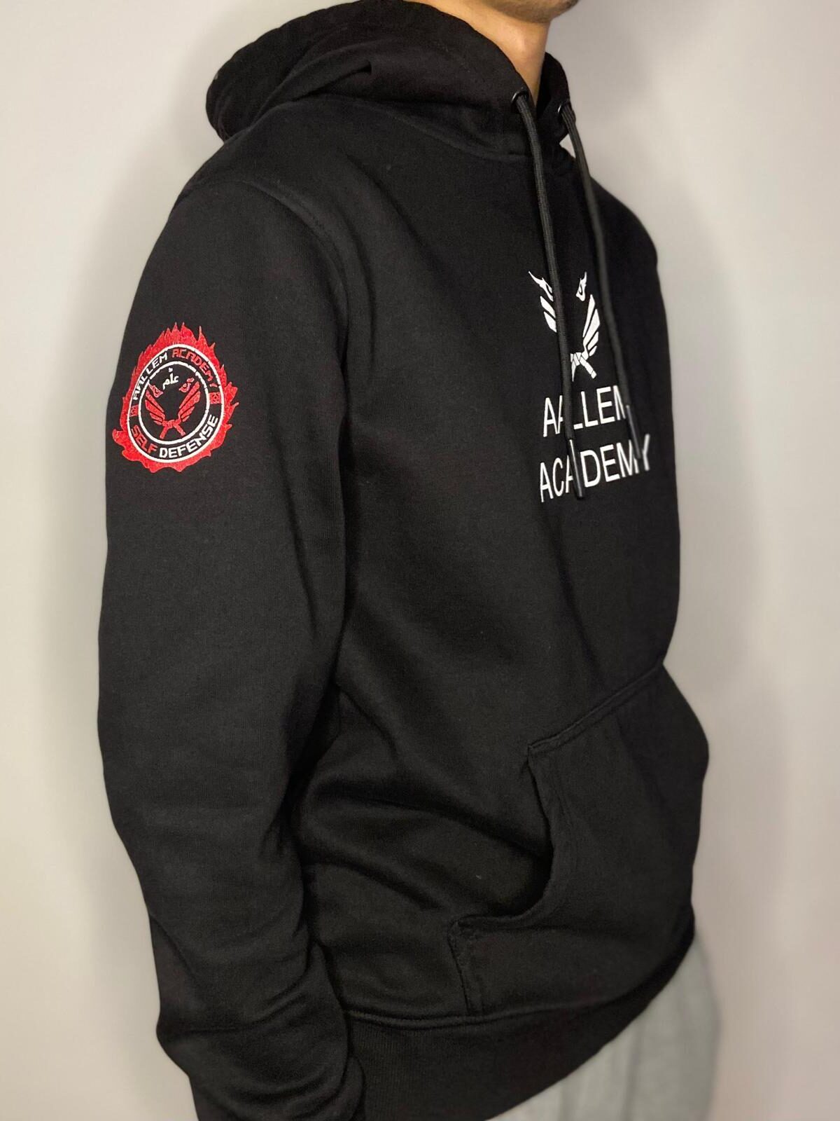 أكاديمية علم للكيوكشن كاراتيه هوديز بلوفر الأكاديمية من اليمين